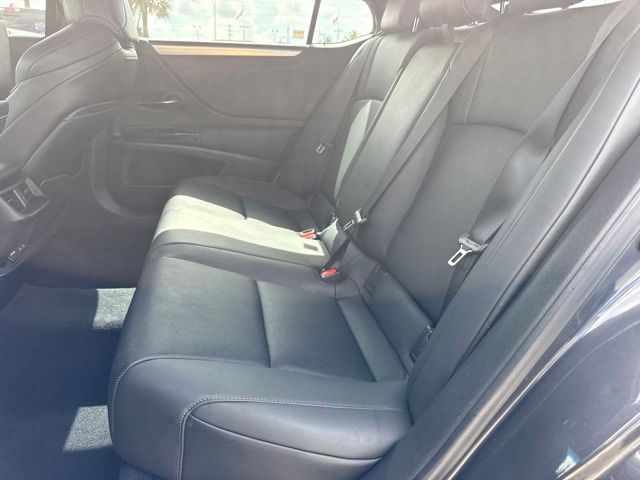 2022 Lexus ES - $39,888