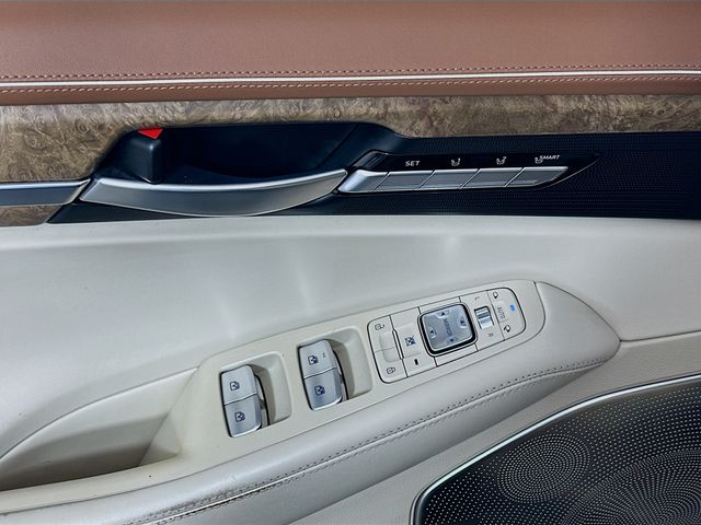 Thumbnail: 2021 Genesis G90 - 18