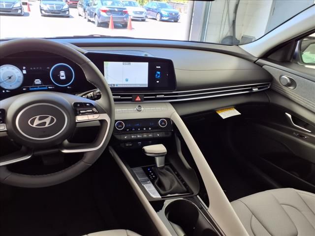 2025 Hyundai Elantra Limited photo