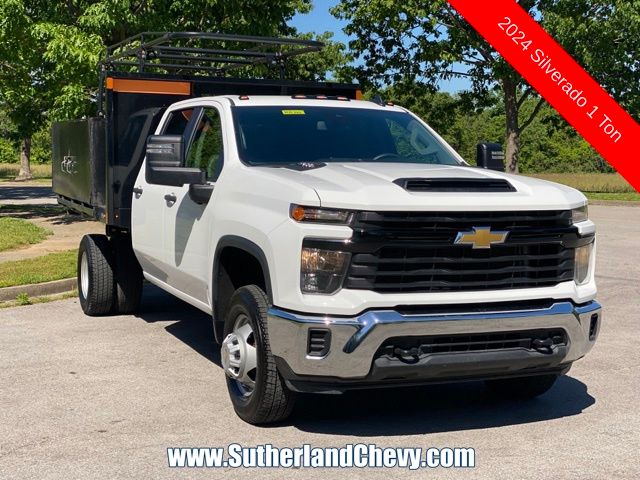 Summit White 2024 Chevrolet Silverado 3500HD Pickup Truck Four-Wheel Drive Automatic