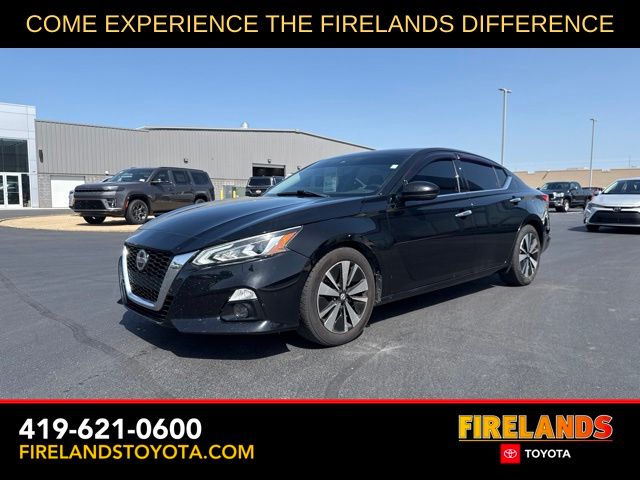 Super Black Clearcoat 2020 Nissan Altima Sedan Front-Wheel Drive Continuously Variable Transmission