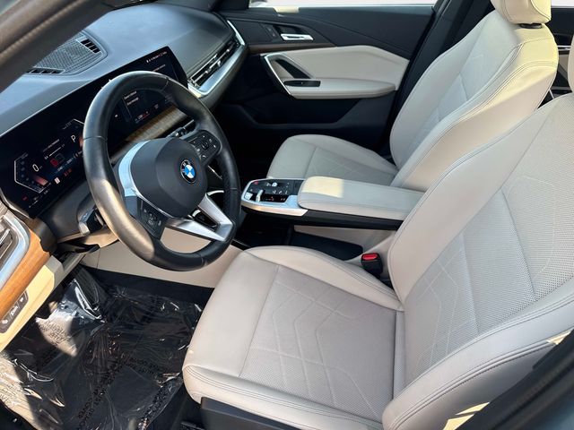 Used 2023 Green BMW xDrive28i image 18