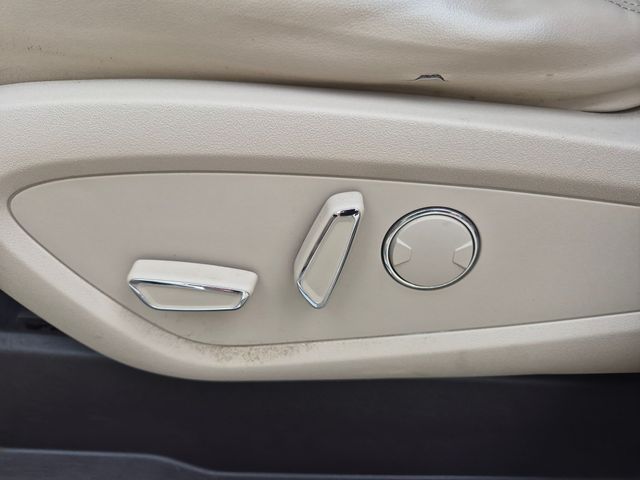 2017 Lincoln MKC - Image 46