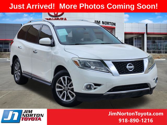 2015 Nissan Pathfinder SL 2WD's photo