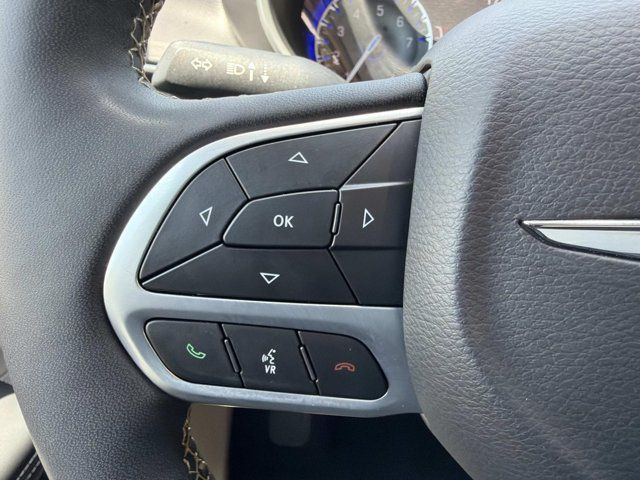 Used 2024 Chrysler Pacifica Van