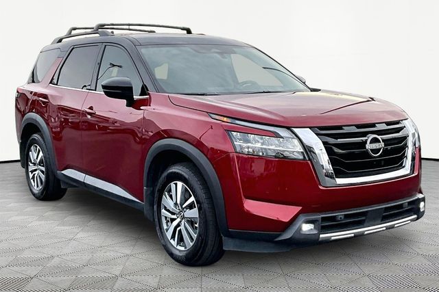 2022 Nissan Pathfinder SL