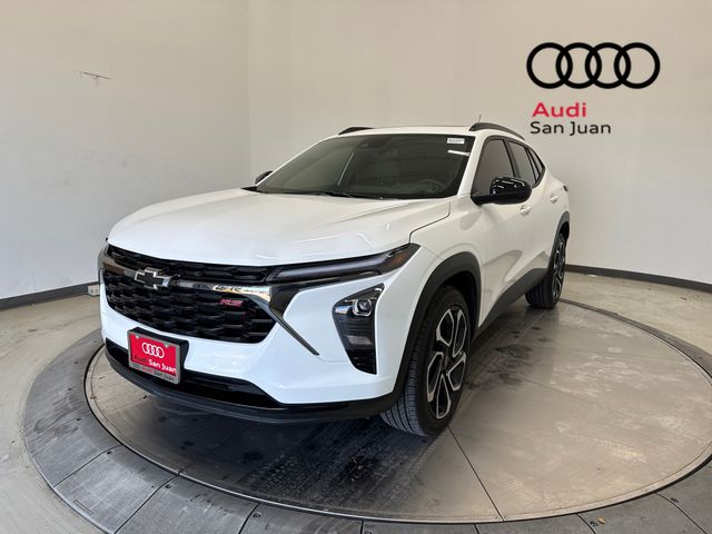 Used 2025 White Chevrolet 2RS image 3