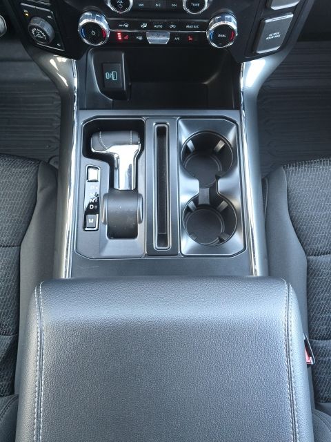 2023 Ford F-150 XLT:B02124