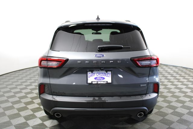 2025 Ford Escape ST-Line photo 2