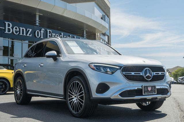 Cirrus Silver Metallic 2023 Mercedes-Benz GLC SUV / Crossover All-Wheel Drive 9-Speed Automatic