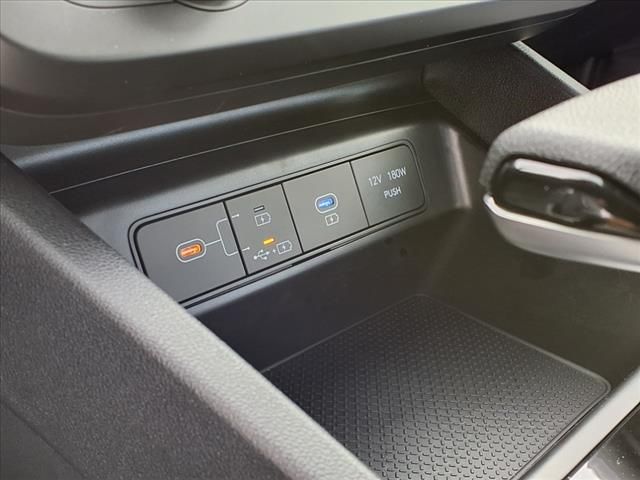 2025 Hyundai Santa Cruz SE photo