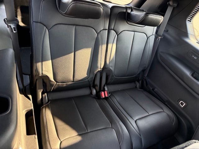 2024 Bright White Clearcoat Jeep Grand Cherokee L Limited 4X4 SUV