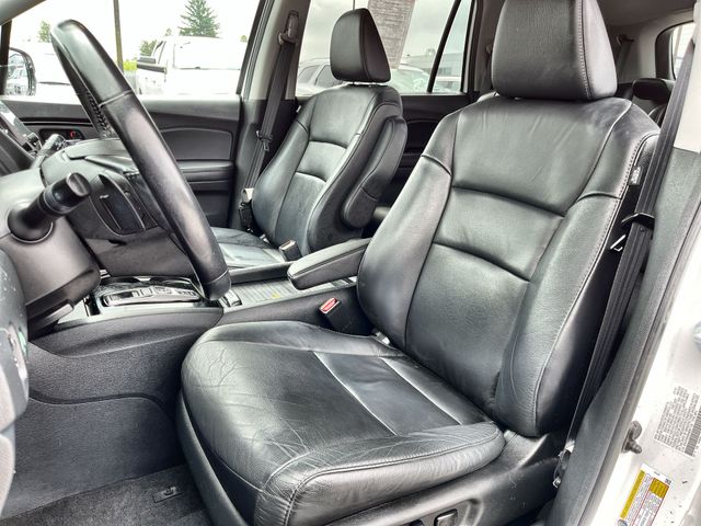 Used 2022 White Honda Touring image 14