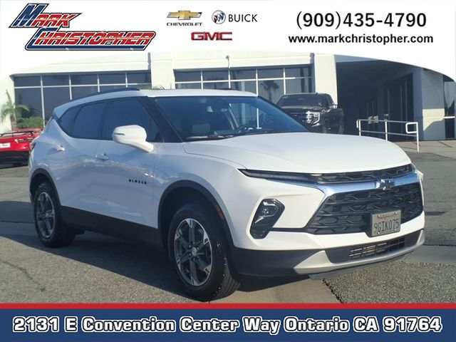 Summit White 2023 Chevrolet Blazer SUV / Crossover Front-Wheel Drive 9-Speed Automatic Overdrive