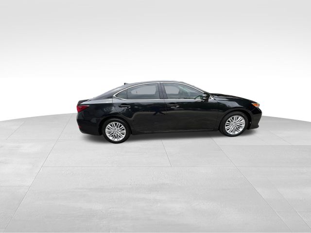 2016 Lexus ES 350 11