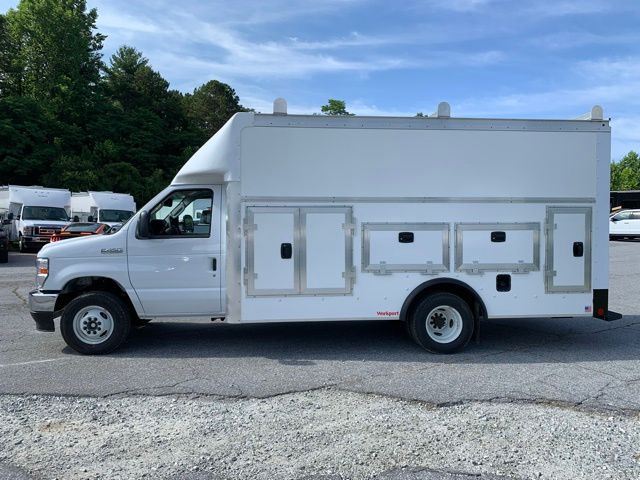 2025 Ford E-450SD Base 2