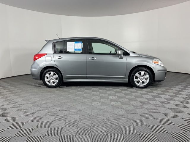 2011 Nissan Versa 1.8 SL 11