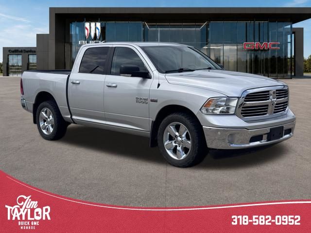 2016 RAM 1500 Plata (Bright Silver Clearcoat Metallic) Camioneta Todo terreno 8 velocidades Automática
