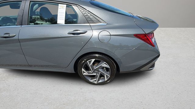 Used 2025 Gray Hyundai SEL Convenience image 37