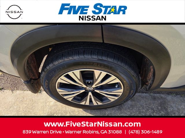 Used 2021 Silver Nissan SV image 15