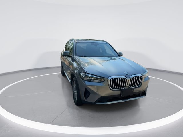 Used 2023 Gray BMW xDrive30i image 2