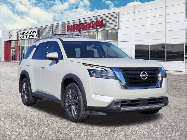 2024 Nissan Pathfinder SL's photo