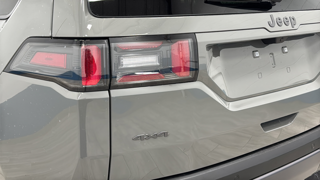 New 2026 Sting-Gray Clearcoat Jeep Limited image 38