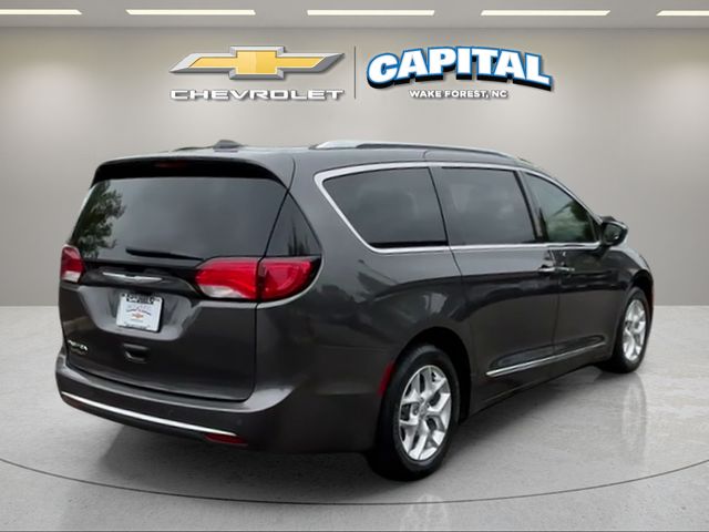 Used 2017 Gray Chrysler Touring L Plus image 5