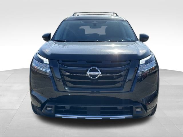 2024 Nissan Pathfinder Platinum 2