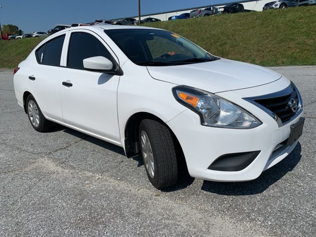 2019 Nissan Versa 1.6 S 6