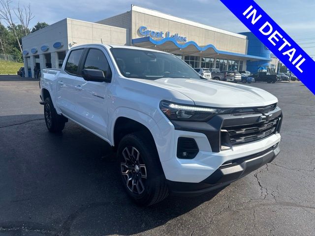 Summit White 2023 Chevrolet Colorado Pickup Truck Four-Wheel Drive 8-Speed Automatic