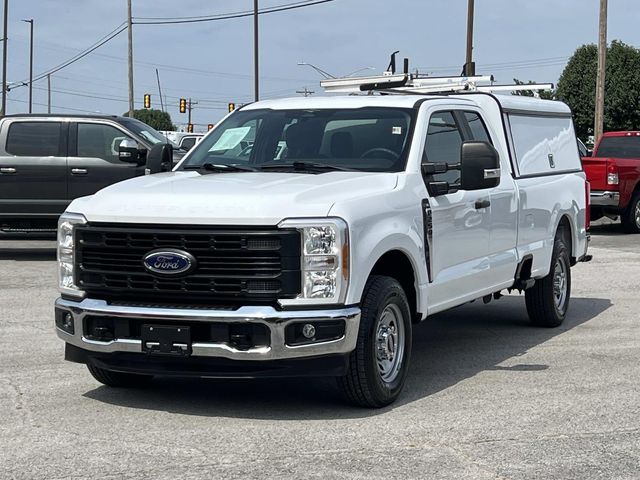 Oxford White 2023 Ford F-250 Super Duty Pickup Truck 4X2 Automatic