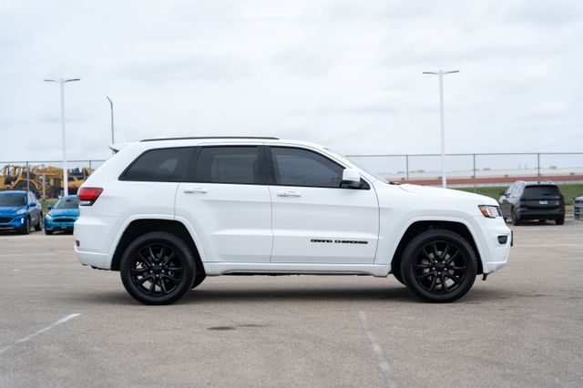 2018 Jeep Grand Cherokee Altitude 8