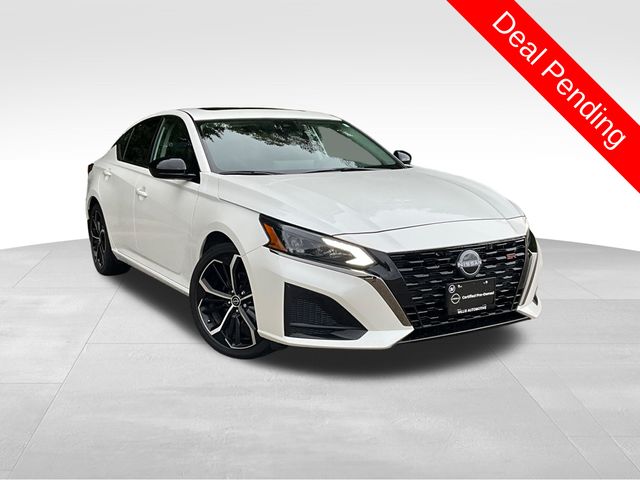 Pearl White Tricoat 2024 Nissan Altima Sedan Front-Wheel Drive Continuously Variable Transmission