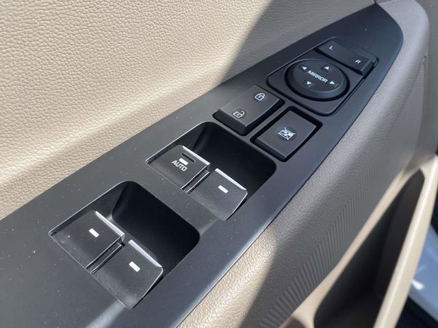 2019 Dazzling White Hyundai Tucson Ultimate FWD SUV