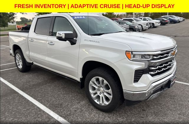 White (Iridescent Pearl Tricoat) 2024 Chevrolet Silverado 1500 Pickup Truck Four-Wheel Drive Automatic