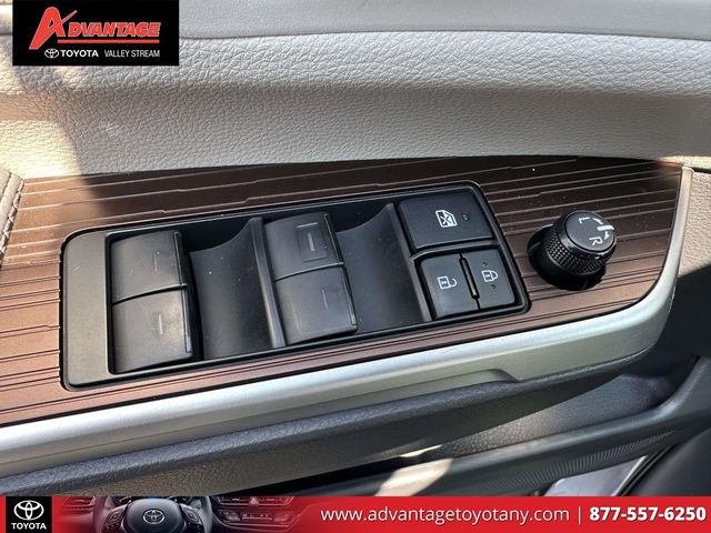 Used 2022 Toyota Sienna Van