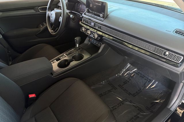 2025 Honda Civic LX - Photo 17