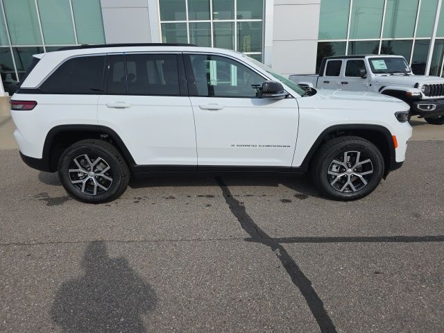 2025 Jeep Grand Cherokee Limited - Bright White Clearcoat exterior view 4