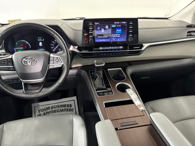 Used 2023 Toyota Sienna Van
