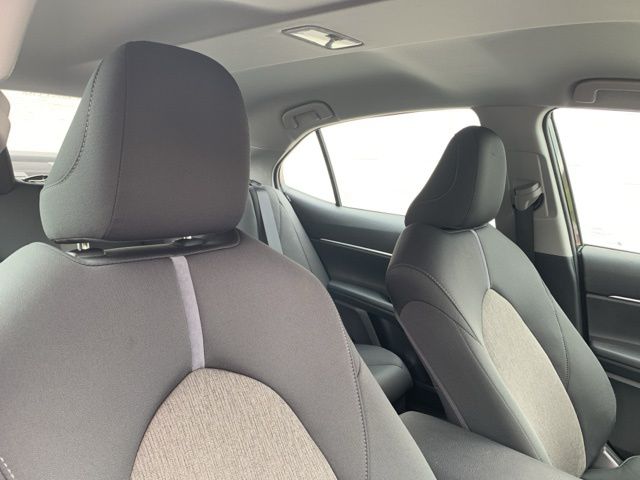 2023 Toyota Camry Hybrid LE photo