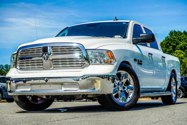 Bright White Clearcoat 2018 RAM 1500 Big Horn Crew Cab RWD Pickup Truck 4X2 8-Speed Automatic