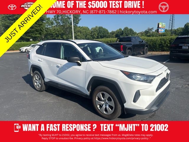2020 Toyota RAV4 LE FWD's photo