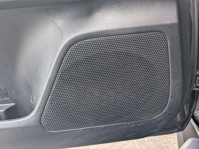 2018 Toyota Tacoma - Image 16