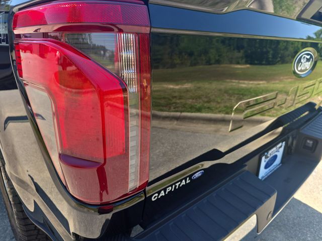Used 2025 Agate Black Metallic Ford XLT image 33