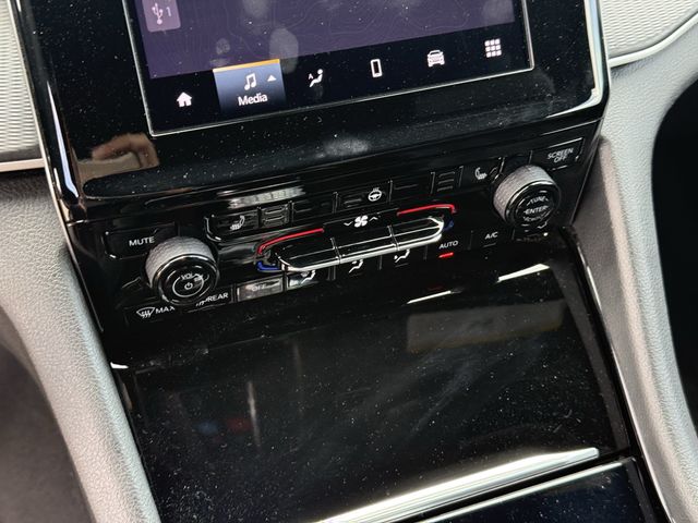 2023 Jeep Grand Cherokee L Altitude Silver at DeMontrond Gulf Freeway