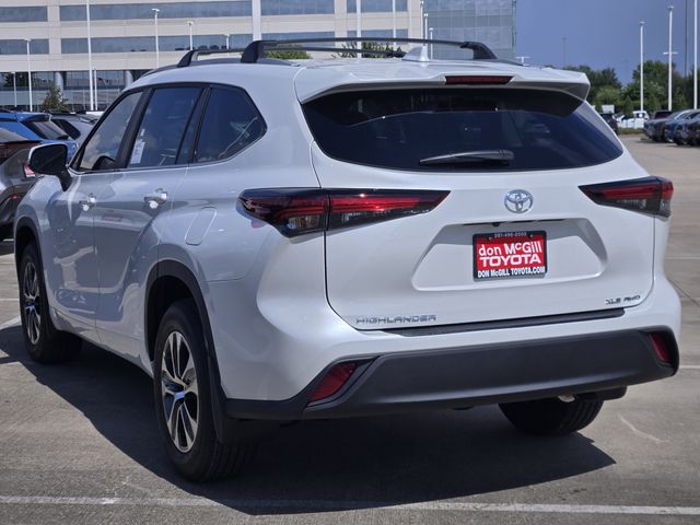 2026 Toyota Highlander XLE Beige at Gullo Toyota