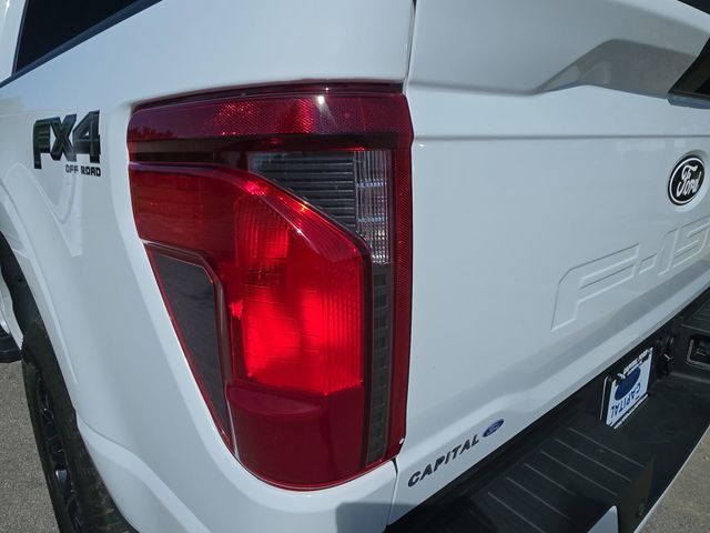 Used 2025 Oxford White Ford XLT image 33