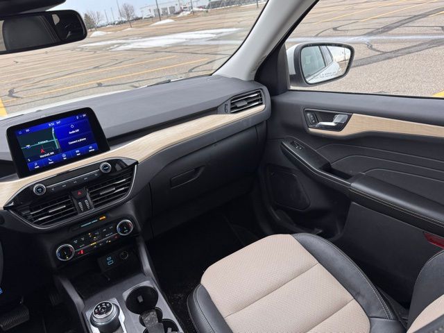 2022 Ford Escape Titanium