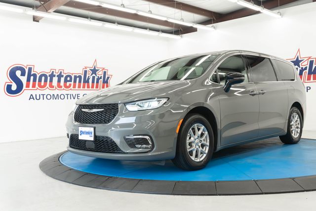 2025 Chrysler Pacifica